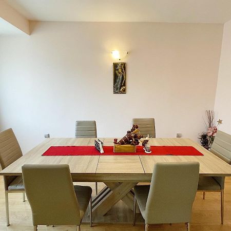 Spacious And Bright Maisonette Varna Center Esterno foto