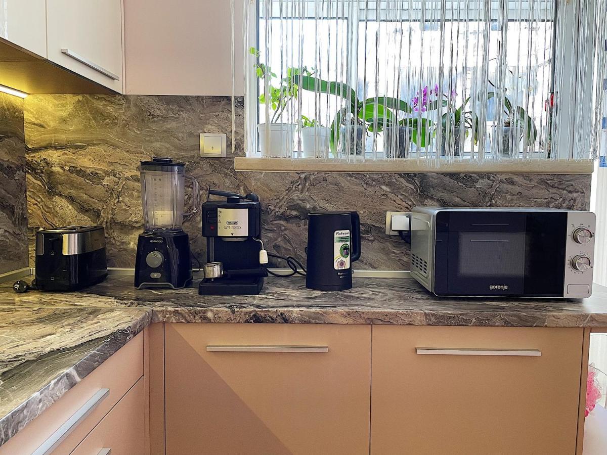 Spacious And Bright Maisonette Varna Center Esterno foto