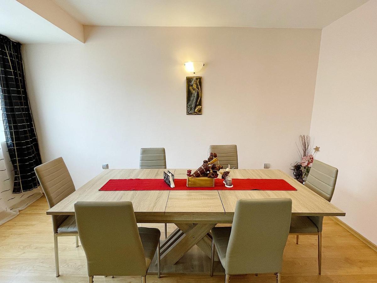 Spacious And Bright Maisonette Varna Center Esterno foto