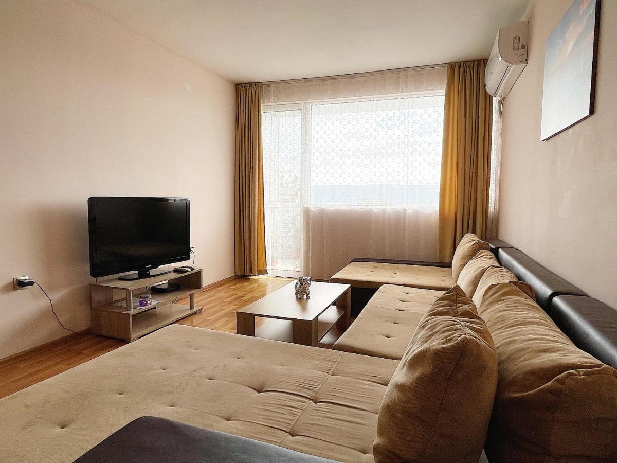 Spacious And Bright Maisonette Varna Center Esterno foto