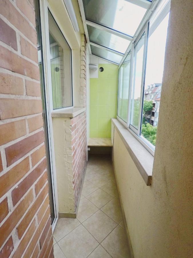 Spacious And Bright Maisonette Varna Center Esterno foto
