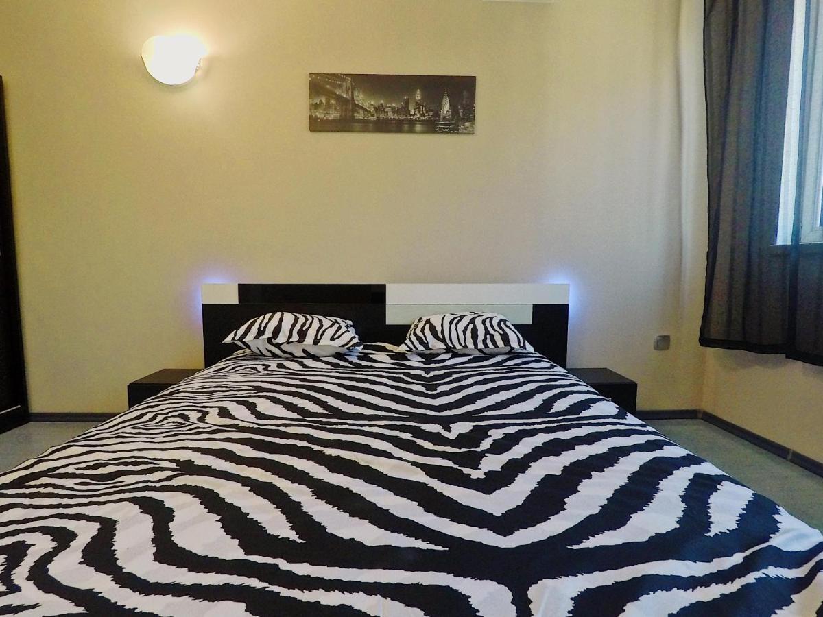 Spacious And Bright Maisonette Varna Center Esterno foto