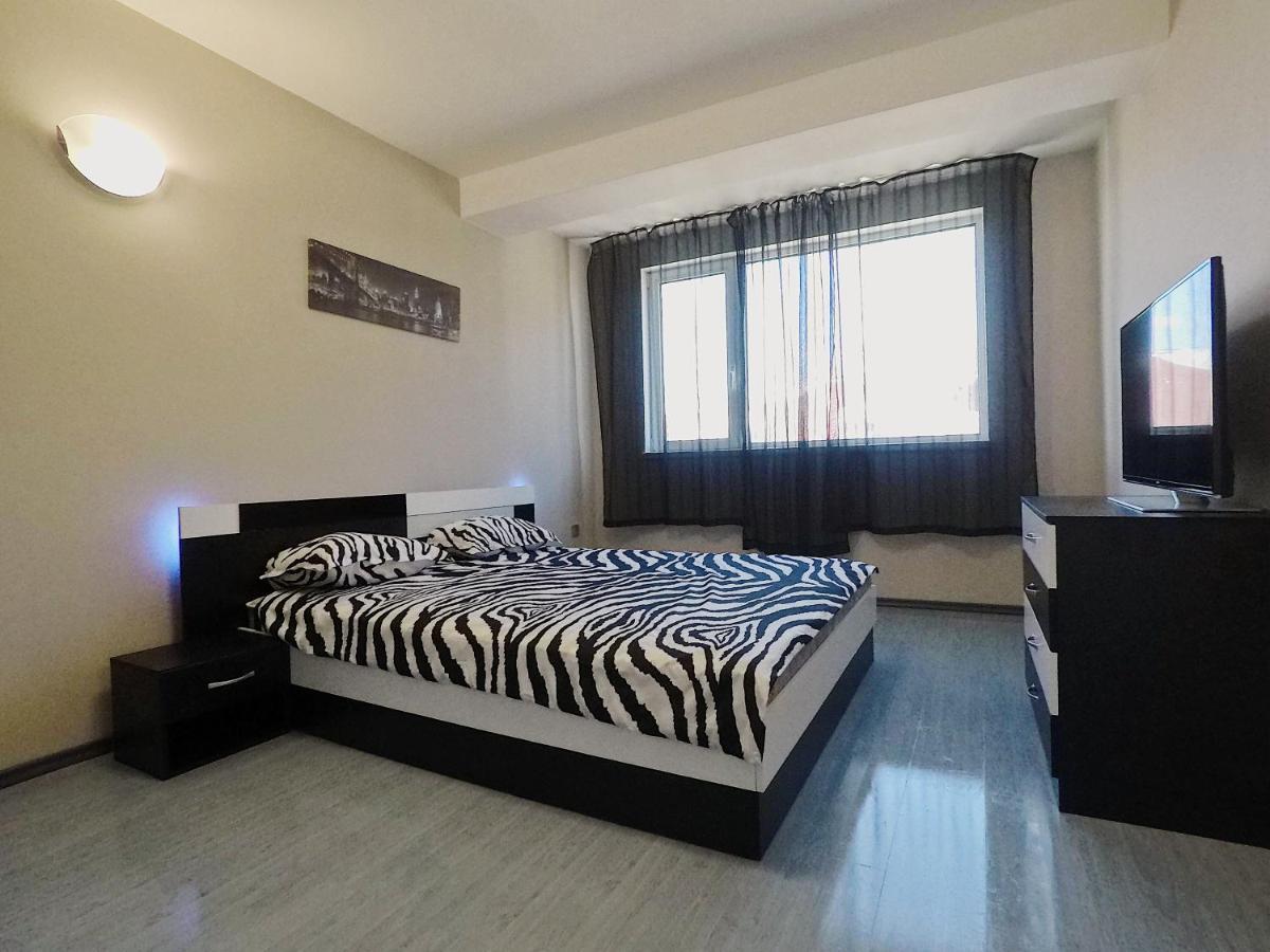 Spacious And Bright Maisonette Varna Center Esterno foto