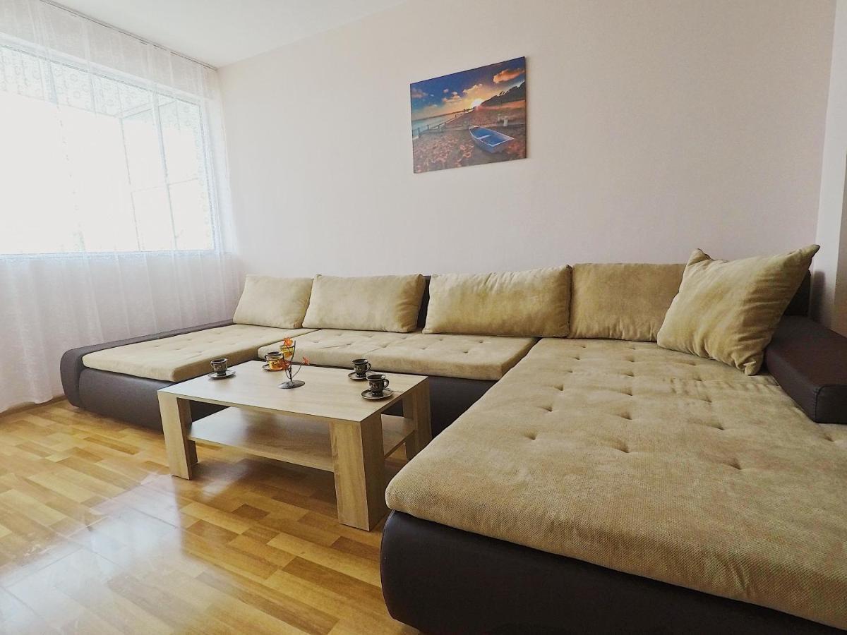Spacious And Bright Maisonette Varna Center Esterno foto
