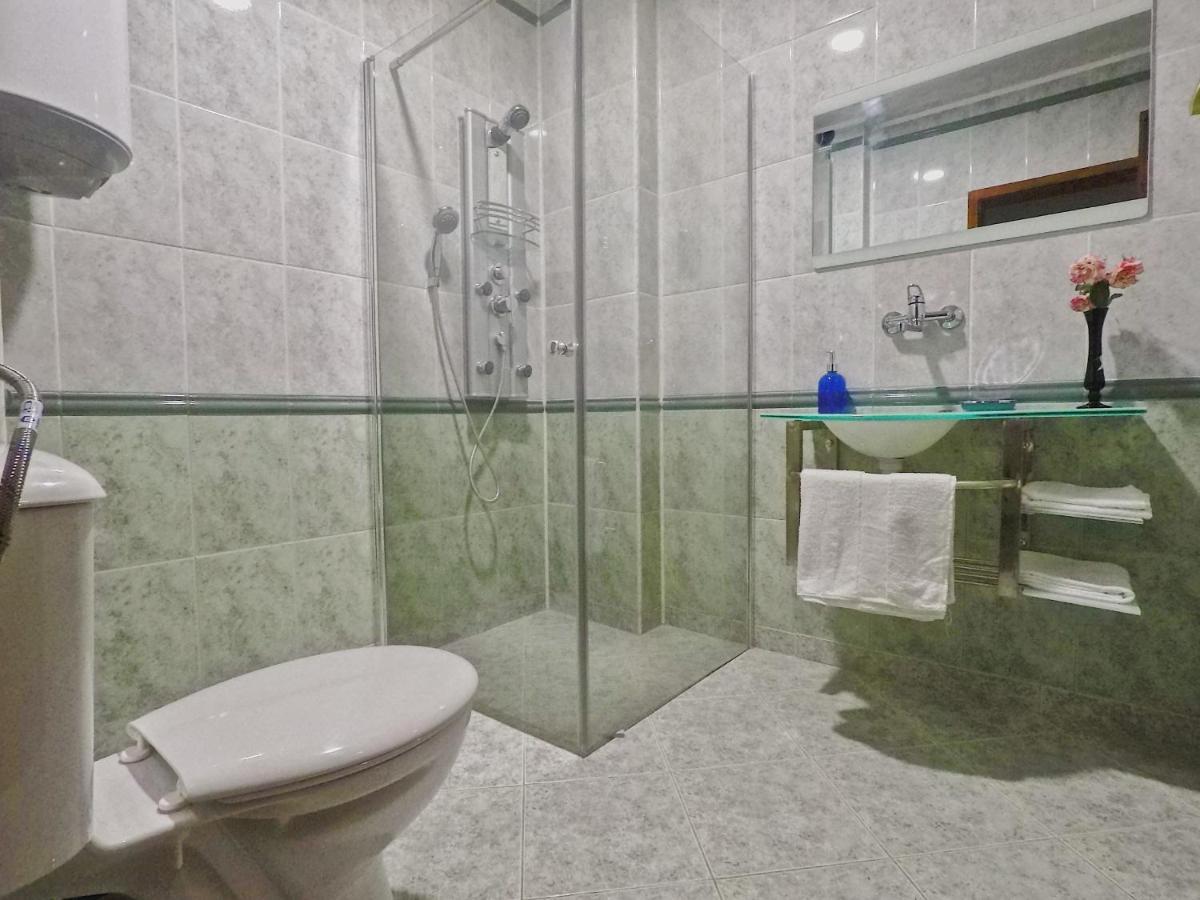 Spacious And Bright Maisonette Varna Center Esterno foto