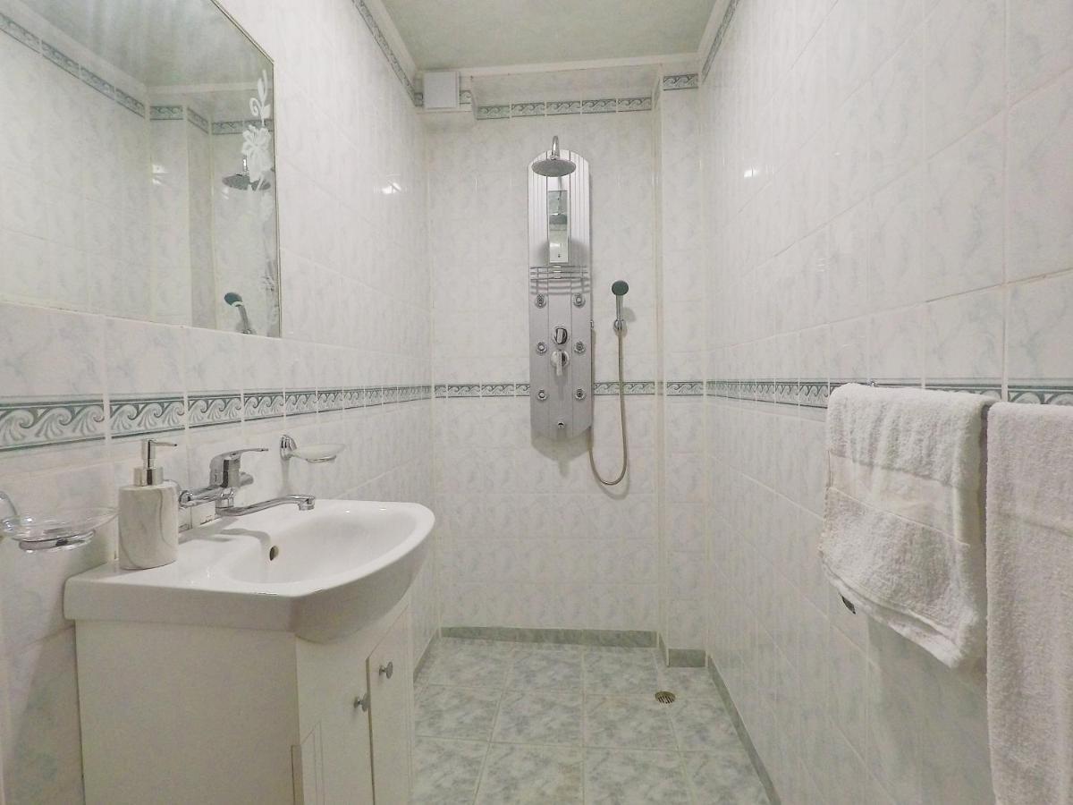 Spacious And Bright Maisonette Varna Center Esterno foto