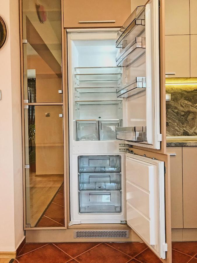Spacious And Bright Maisonette Varna Center Esterno foto